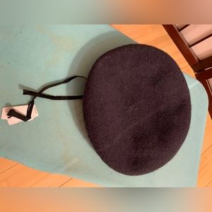 Black wool beret